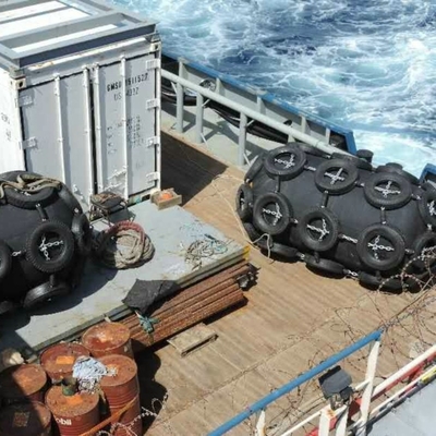 80kpa bestätigte Berufs- dauerhafte sich hin- und herbewegende pneumatische Gummireifen-Fender für Schiff u. Boot