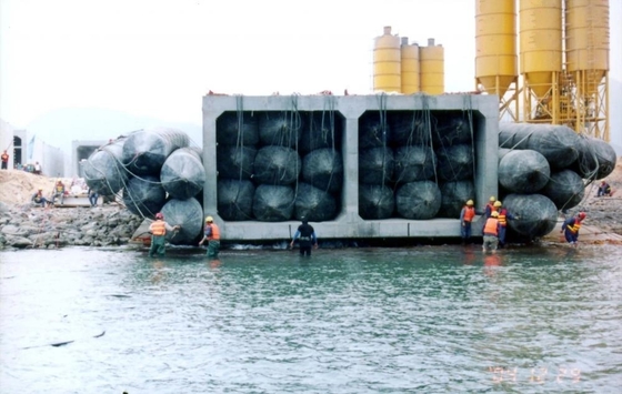 Wiedergewinnung Marine Rubber Balloon Airbag, damit das Ziehen schweren Aufzug in den Werften unterstützt