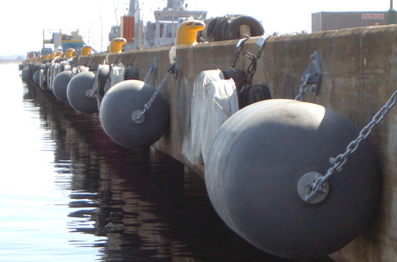 Riemen-pneumatische Fender-Gummipuffer für Schiff zum Anlegen