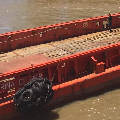 kpa 50, das aufblasbare sich hin- und herbewegende pneumatische Marine Rubber Fender festmachend anlegt