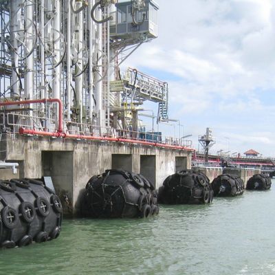 Aufblasbarer pneumatischer Fender Yokohamas, der kpa 50 Ankernfender schwimmt