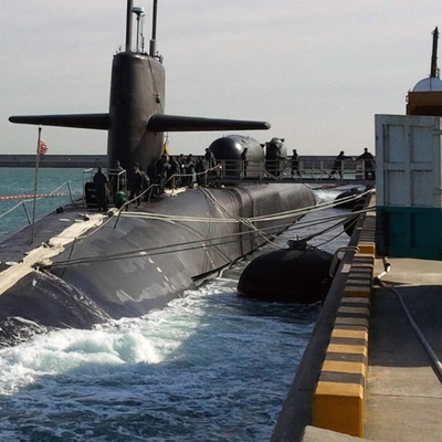 Hochenergie-Absorptions-Unterseeboot, das pneumatischen hydrofender schwimmt