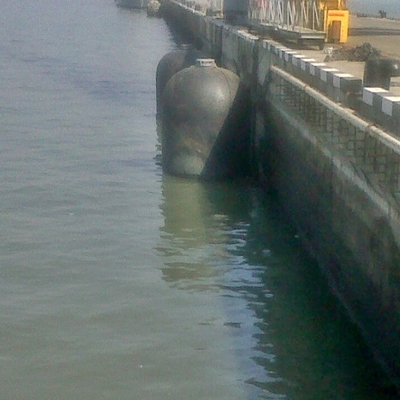 Hochenergie-Absorptions-Unterseeboot, das pneumatischen hydrofender schwimmt