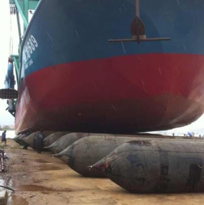 Schiff, das Marine Rubber Airbag 1.2m*15m startet und anhebt