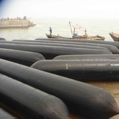 Anhebendes Schiff der Unterwasserwiedergewinnung, das pneumatischen aufblasbaren Gummiairbag für Boot startet