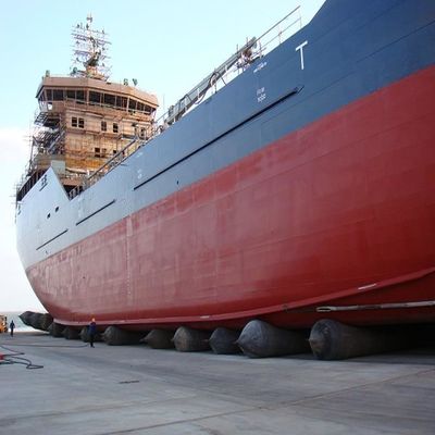 Das Schiff, das Naturkautschuk-Rolle startet, sackt Marine Floating Rubber Airbag Made in China ein